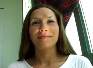 Двойное проникновение в шлюшку и трах овочами